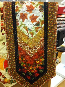 maple leaves table runner